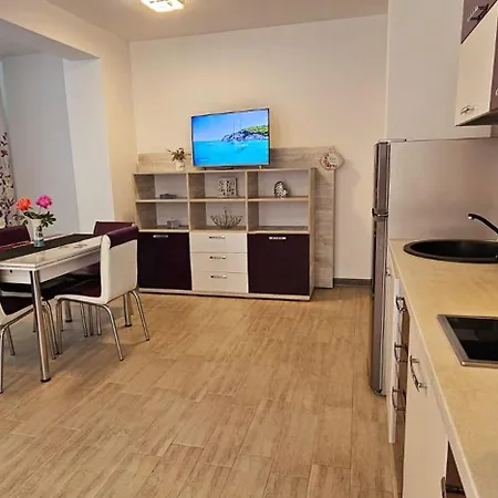 Bell Marina Alezzi - Langa Plaja 아파트